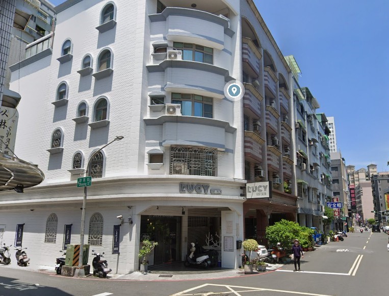 稀有釋出★巨蛋商圈★黃金騎樓透店
